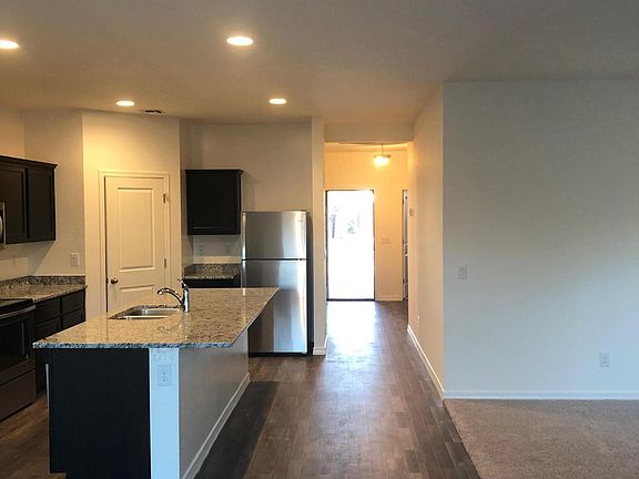 4th image of 37074 W Capri Ave