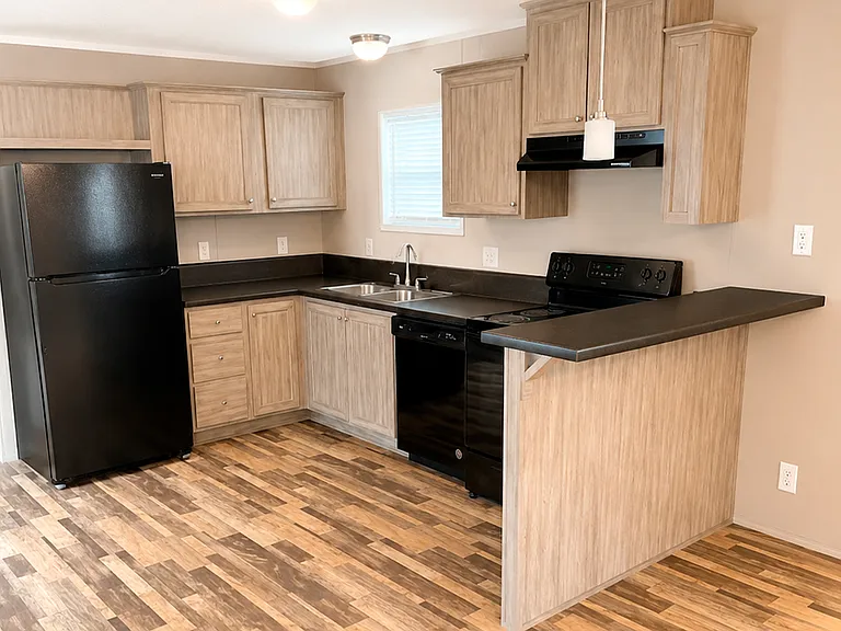 Silverstone Manufactured Home Community — Photo 8