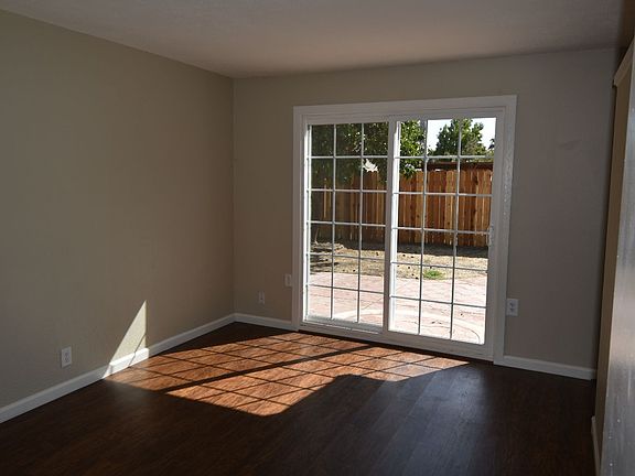 2nd image of 2841 Seville Cir