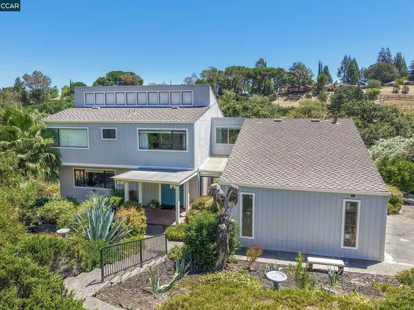 864 Coachman Pl, Clayton, CA 94517