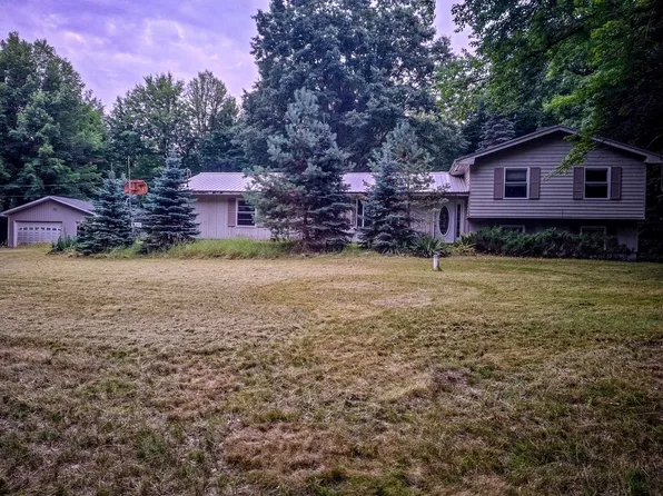 1375 Byfield Dr, Harrison, MI 48625