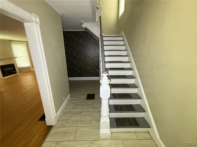 622 Sherman St — Photo 2