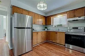 40 Trapper St #UPPER LEVEL — Photo 5