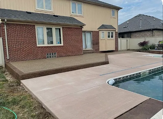 4 bed, 2405 sqft, $4,000 — Photo 2