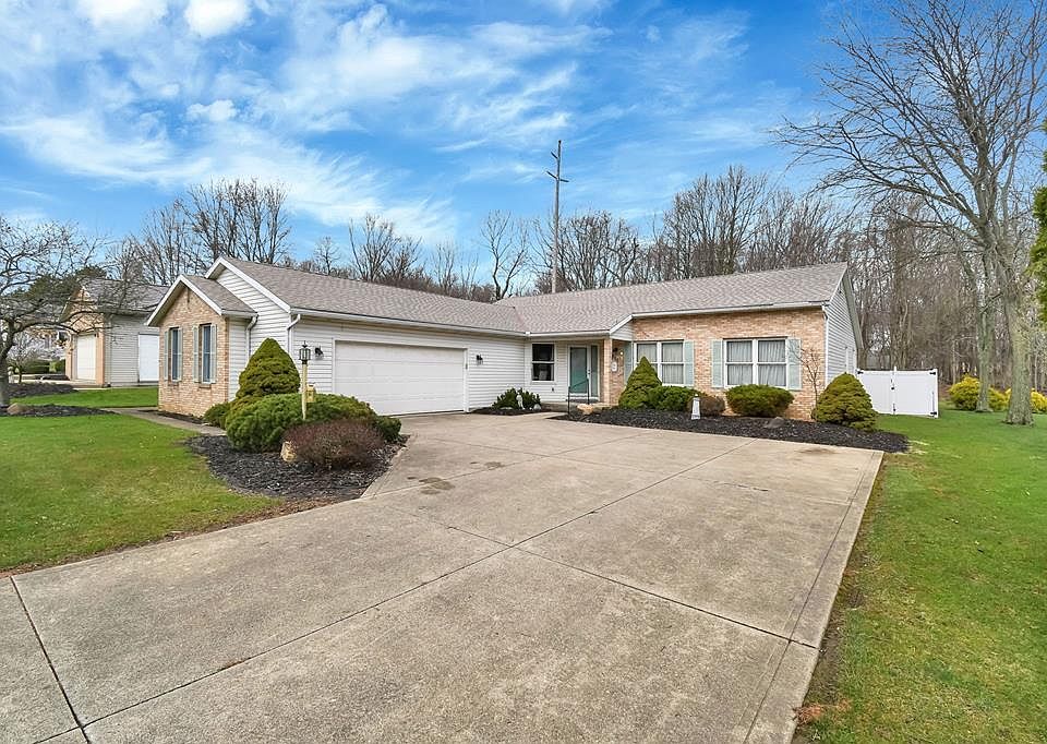 1st image of 930 W Linden Cir