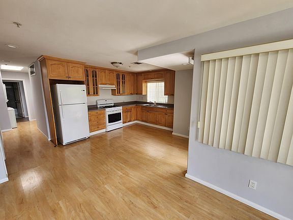 2nd image of 335 E Providencia Ave #202