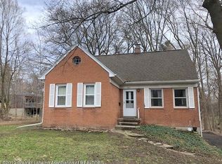 945 Larkspur Dr, East Lansing, MI 48823