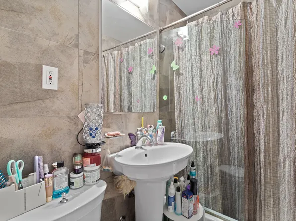 68-15 Selfridge Street image 7 of 16