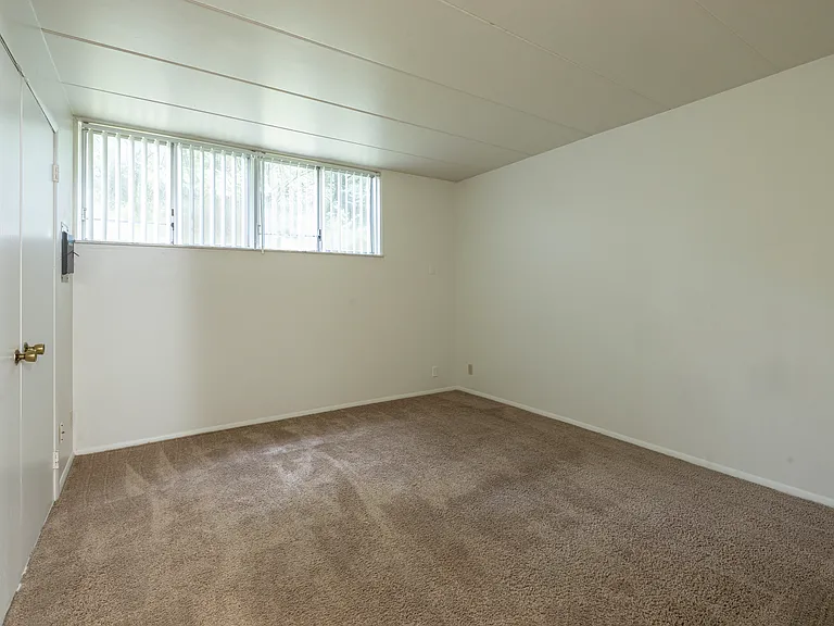 Woodside Terrace Apartments — Photo 48