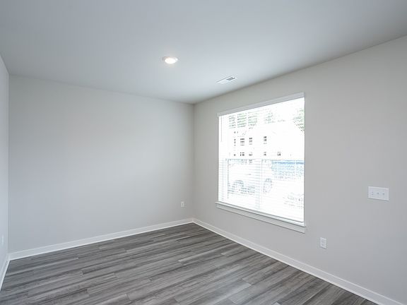 5th image of 1767 Frodo Way