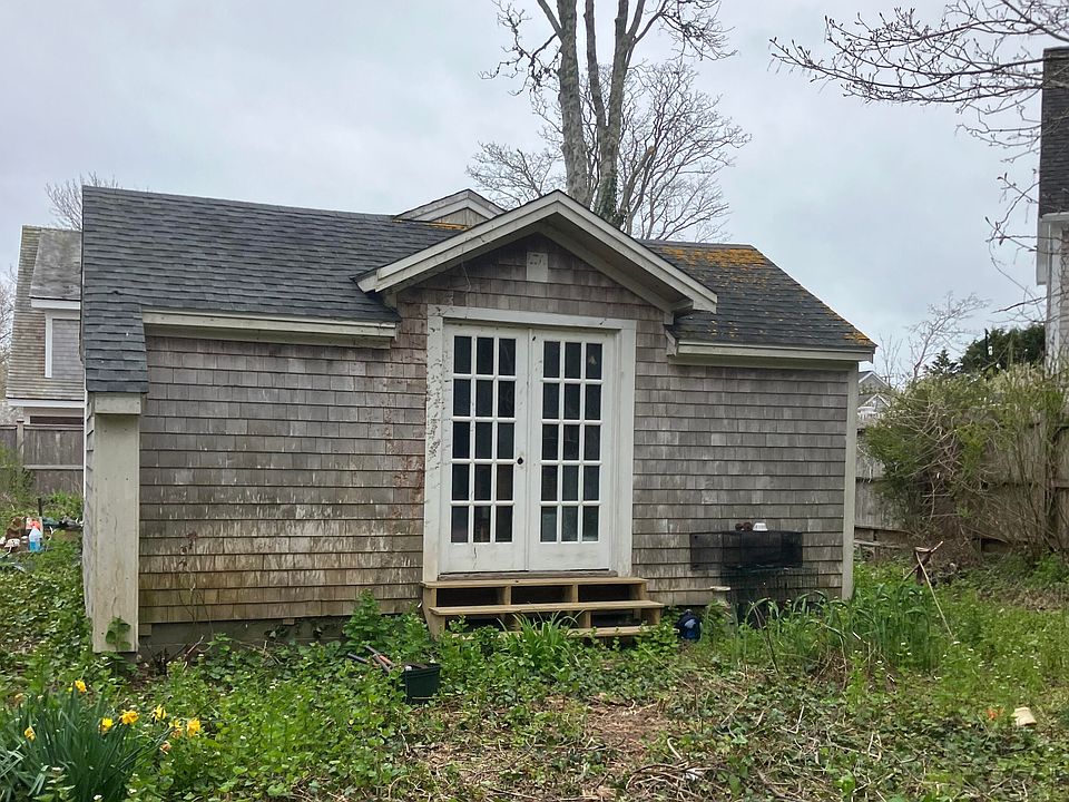 2nd image of 80 Bank Street