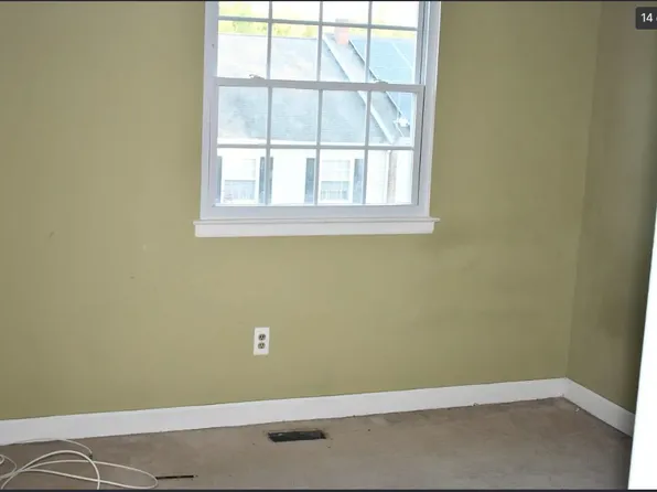 20 Martine Ct, Newark, DE 19711