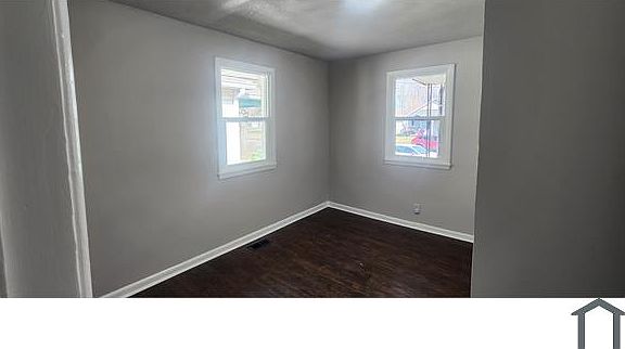 5th image of 2742 Columbia Ave