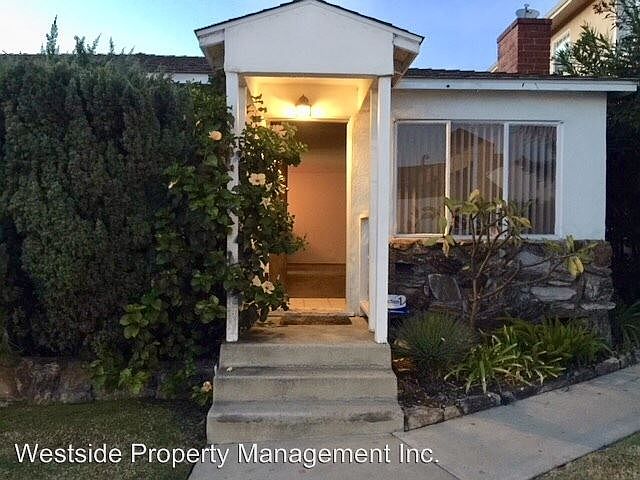 1st image of 825 Ocean Park Blvd