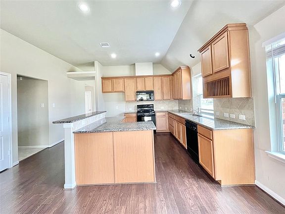 4th image of 527 Heatherton Hill Dr