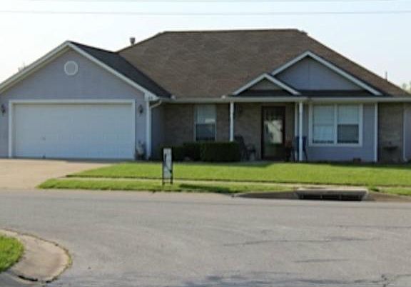 2nd image of 1102 SW Blue Branch Dr