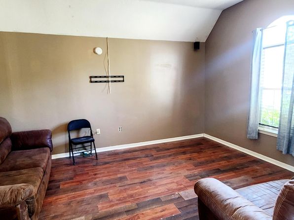 349 Cuba St, Holly Springs, MS 38635