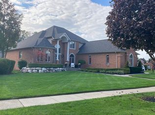 57133 Stonebriar Dr, Washington, MI