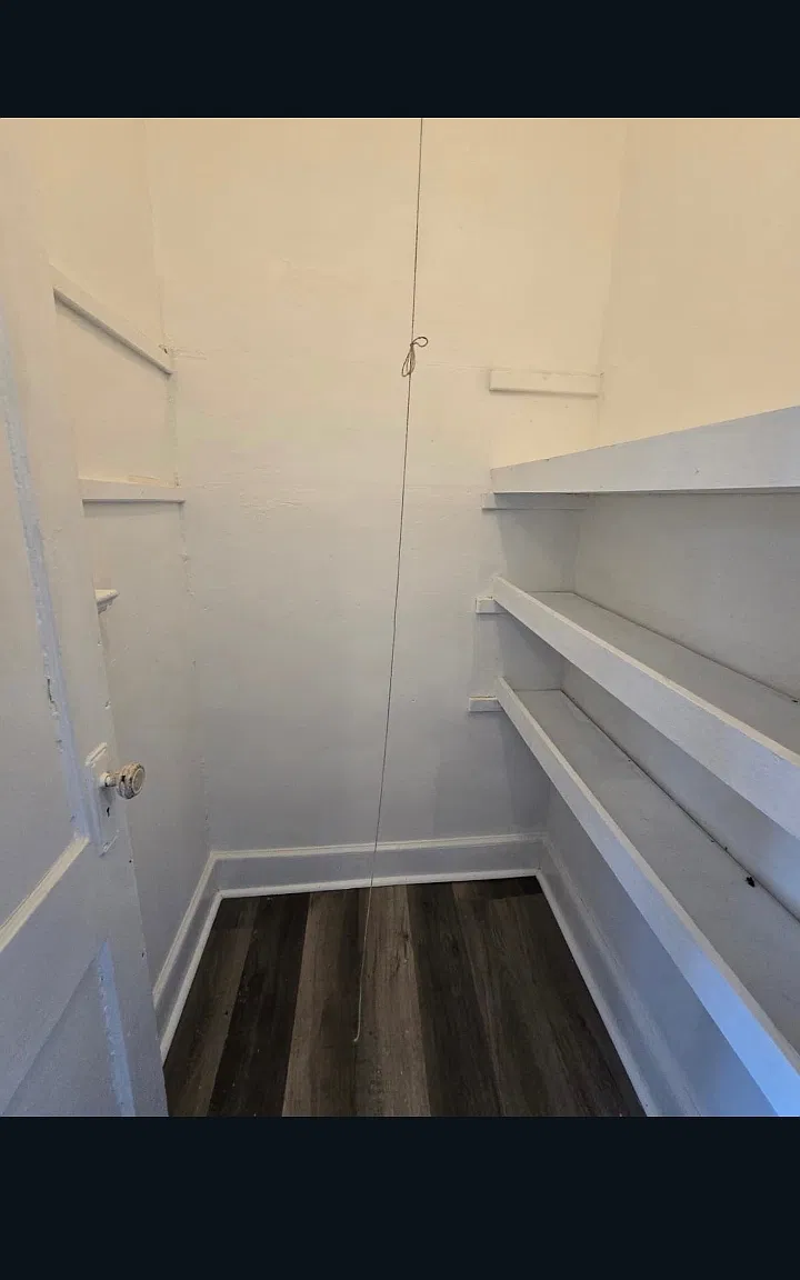 3 bed, $2,000 — Photo 2
