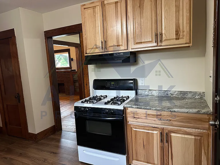 11900 Market St — Photo 4