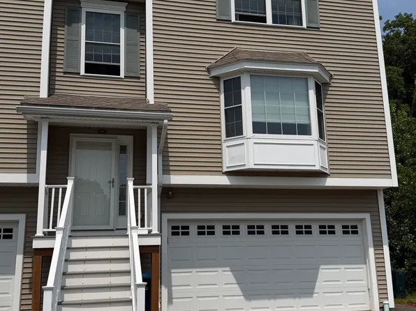 19 Clearview Cir #B, Hudson, NH 03051