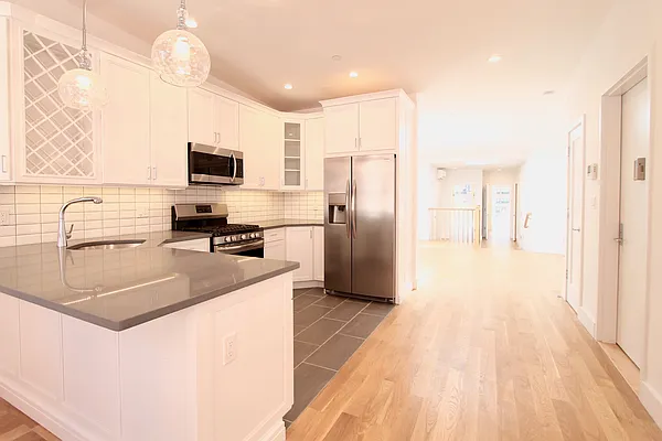 Rented by True Lofts New York LLC | media 22