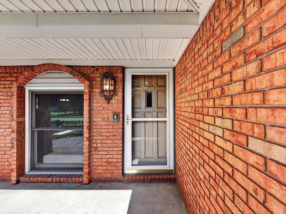 1st image of 1117 Black Oak Ln