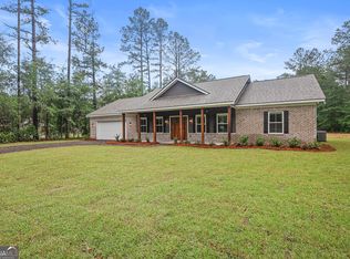 112 Dixie Dr, Springfield, GA 31329