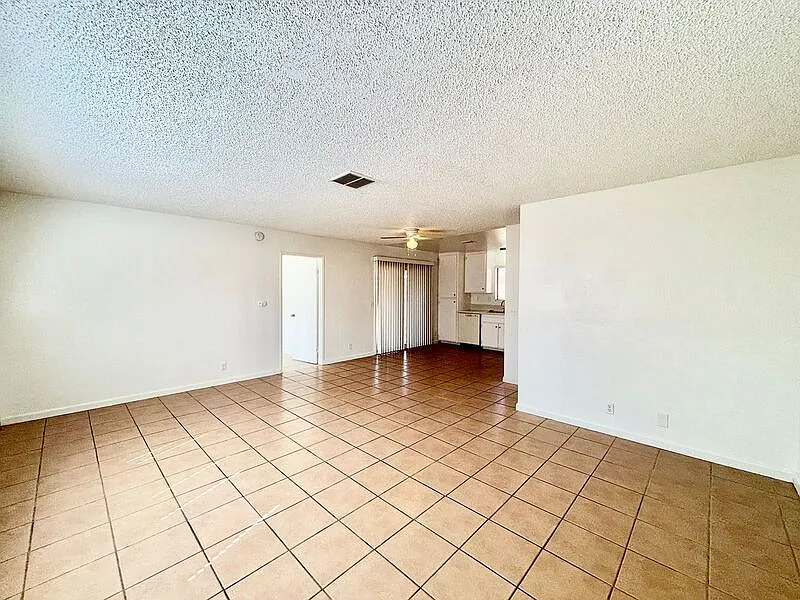 3 bed, 2.0 bath, 1150 sqft, $1,650 — Photo 4