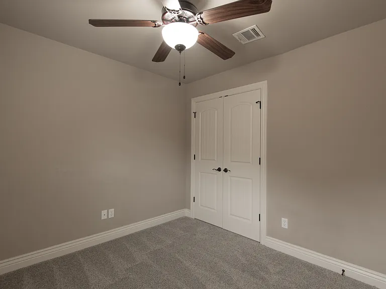 2124 Newbrook Dr — Photo 32