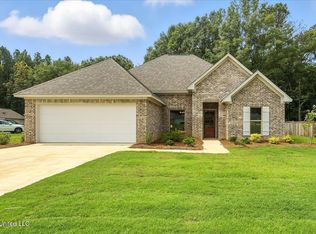 124 Jasmine Cove Dr, Brandon, MS