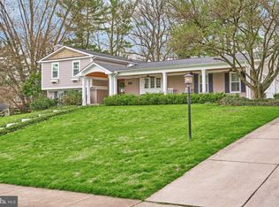 10025 Garrett St, Vienna, VA 22181