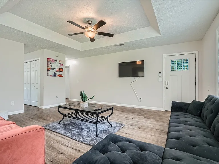 1091 Summer Brook Rd — Photo 8