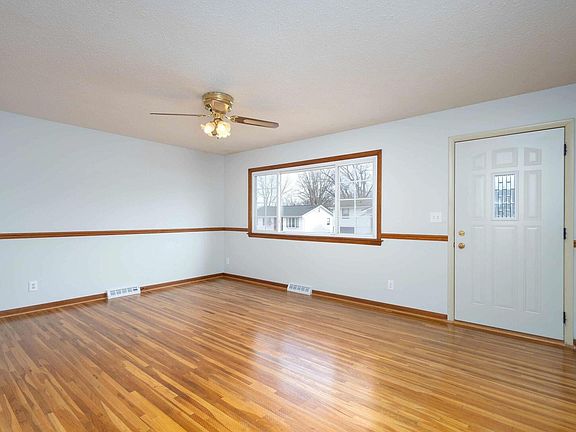 4th image of 2618 N Gayman Ave