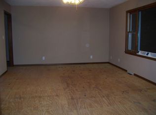 441 Hickory St E, Riverside, IA 52327