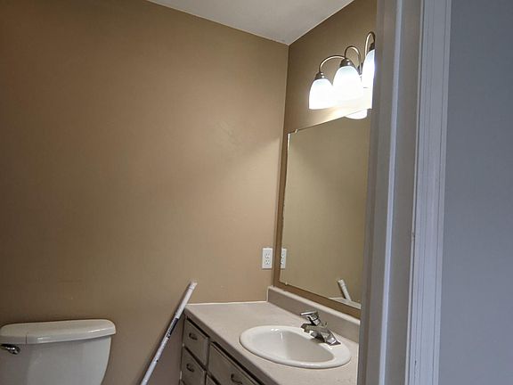 5th image of 153 Meadow Brook Ln