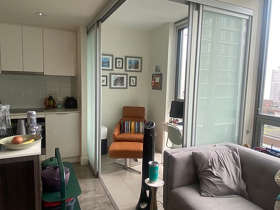5th image of 1308 Hornby St #1202