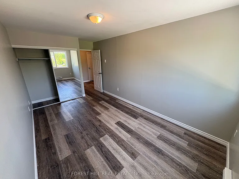 130 King St E #8 — Photo 8