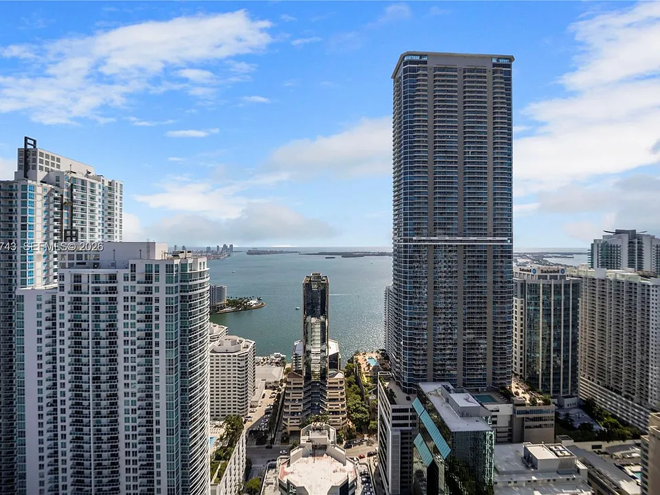 1010 Brickell Ave #4701