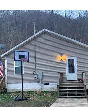 3rd image of 208 Buckner Dr