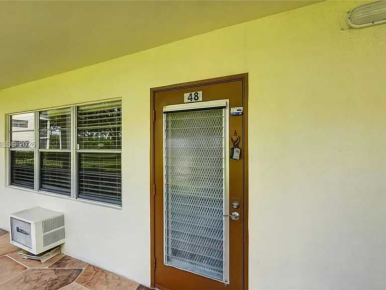 48 Mansfield Dr #48-B — Photo 2
