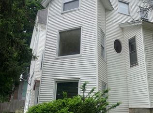 1 Wayne St #B, Worcester, MA 01603