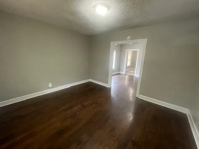 3 bed, 2.0 bath, 1092 sqft, $1,595 — Photo 4