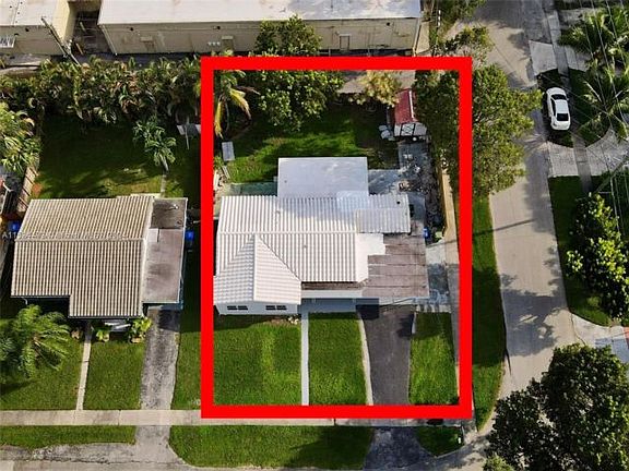 2nd image of 3050 Grant St