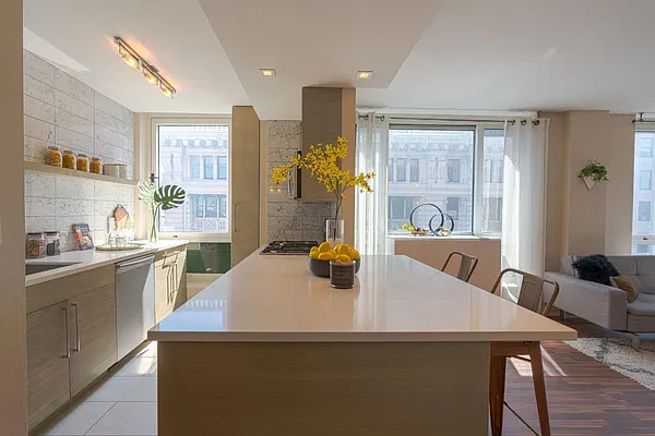 Sold by Level Group | media 31