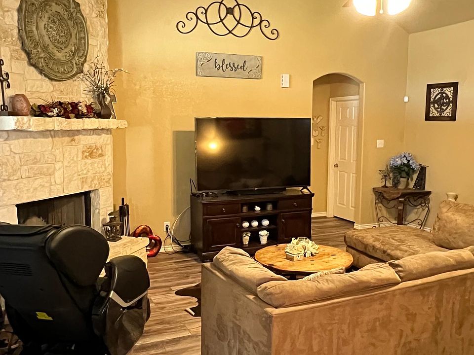2nd image of 105 Abrego Circle Dr