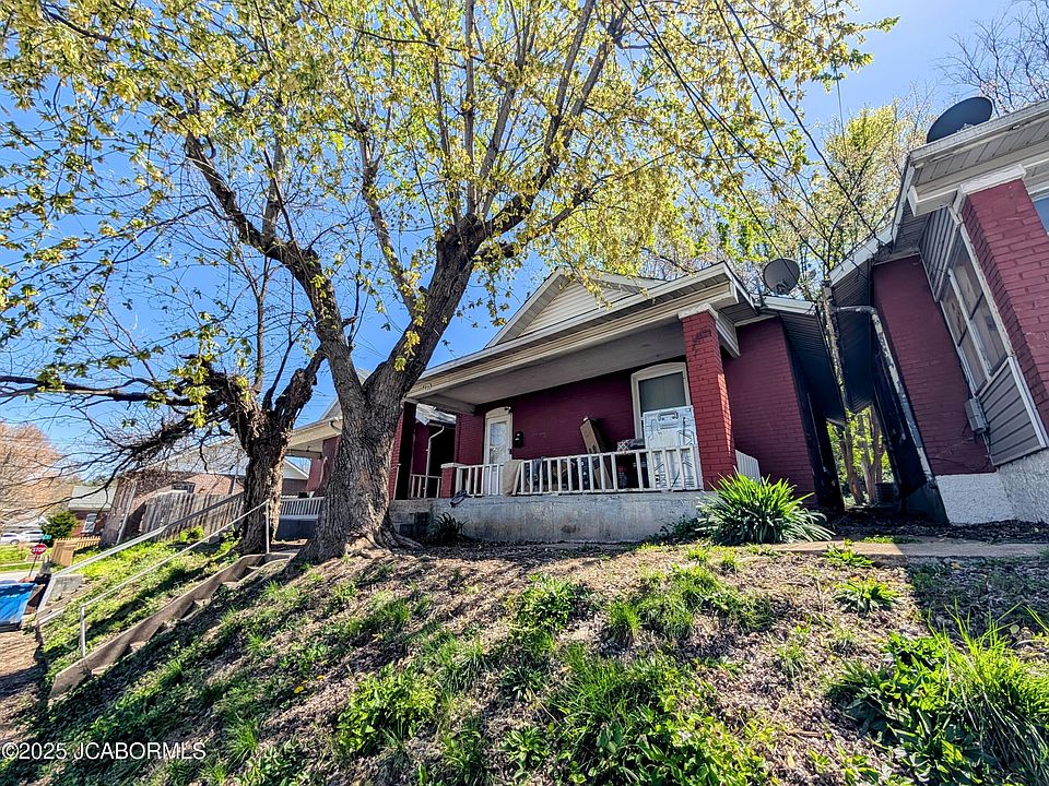 2nd image of 309 Locust St