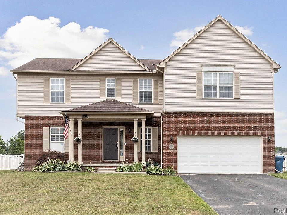 1st image of 1427 Woodlake Ln