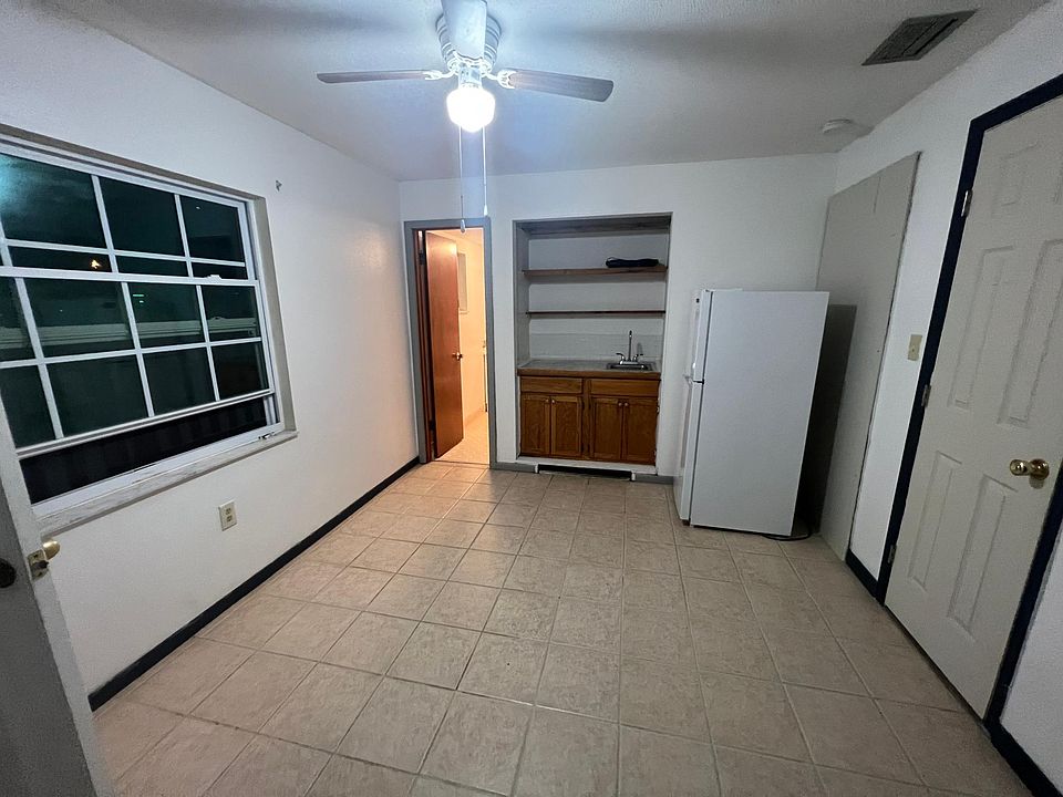 2nd image of 607 N Forrest Ave #B