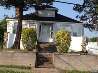 348-350 Redwood Ave, Paterson, NJ 07522